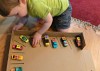 Idei 2 in 1: numaratoare si parcare de masinute dintr-un carton