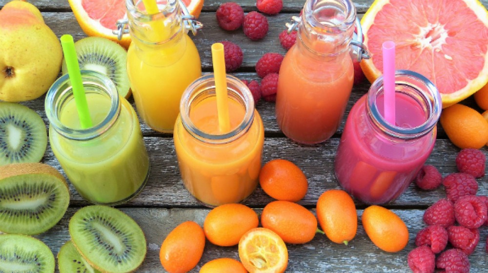 5 retete colorate de smoothie pentru copii si parinti