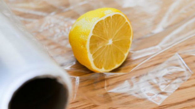 Ce poţi face cu folia alimentară de plastic: întrebuinţări pentru copii