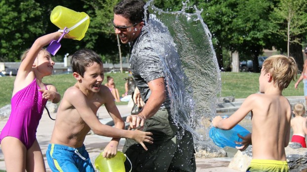 Combate canicula prin joacă: 7 idei distractive cu apă