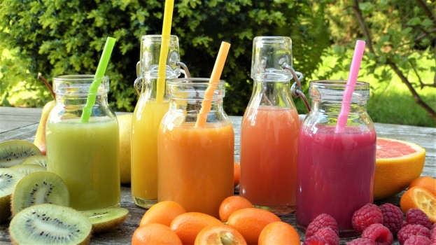 Energie la pahar! 7 rețete de smoothies și sucuri naturale pentru mofturoși