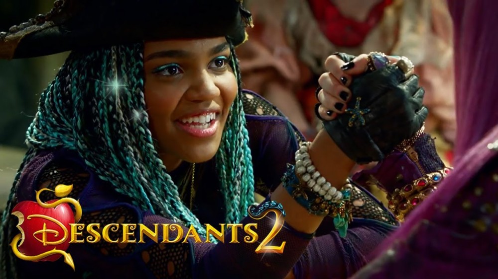 5 lucruri pe care nu le știai despre China Anne Mcclain, Uma din “Descendenții 2”