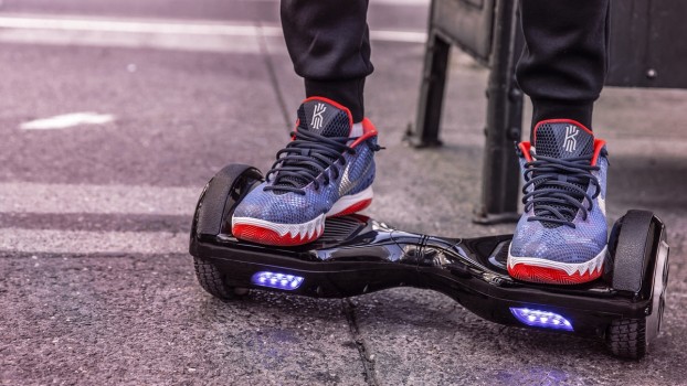 Ce beneficii aduce hoverboard-ul pentru sănătatea copiilor