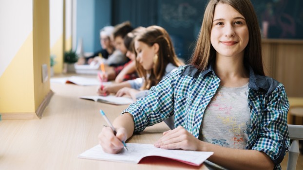 O nouă lege: învățământ obligatoriu de 15 clase