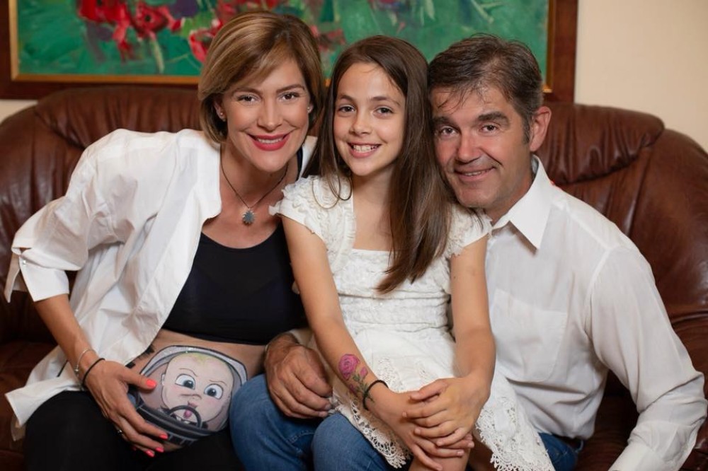 Roxana Ciuhulescu a născut un băiețel chiar de ziua soțului ei!