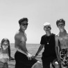 Victoria și David Beckham, alături de cei patru copii, într-un pictorial special